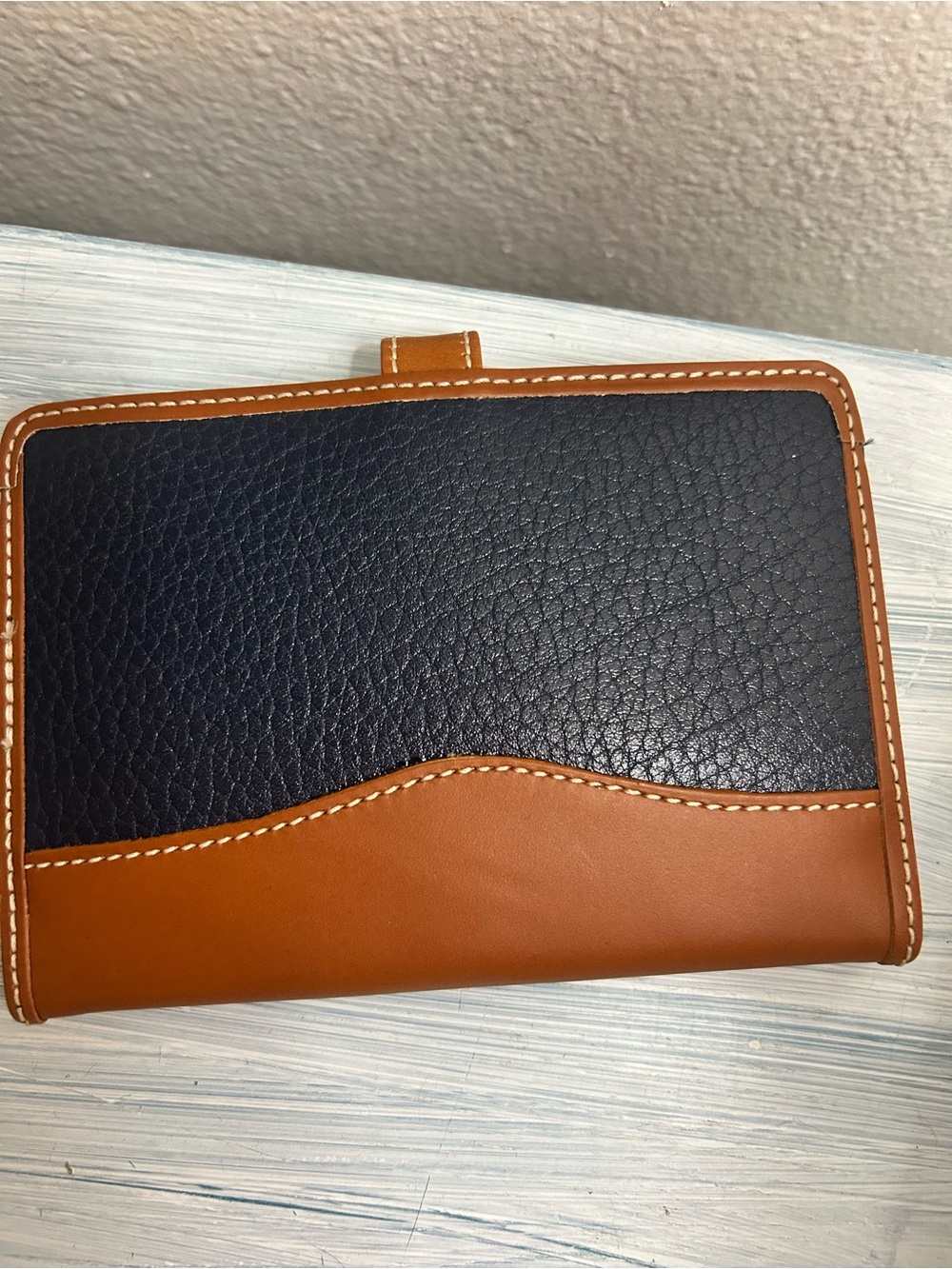 Leather Bi-Color wallet in Black and Tan🚨 - Picture 2 of 6